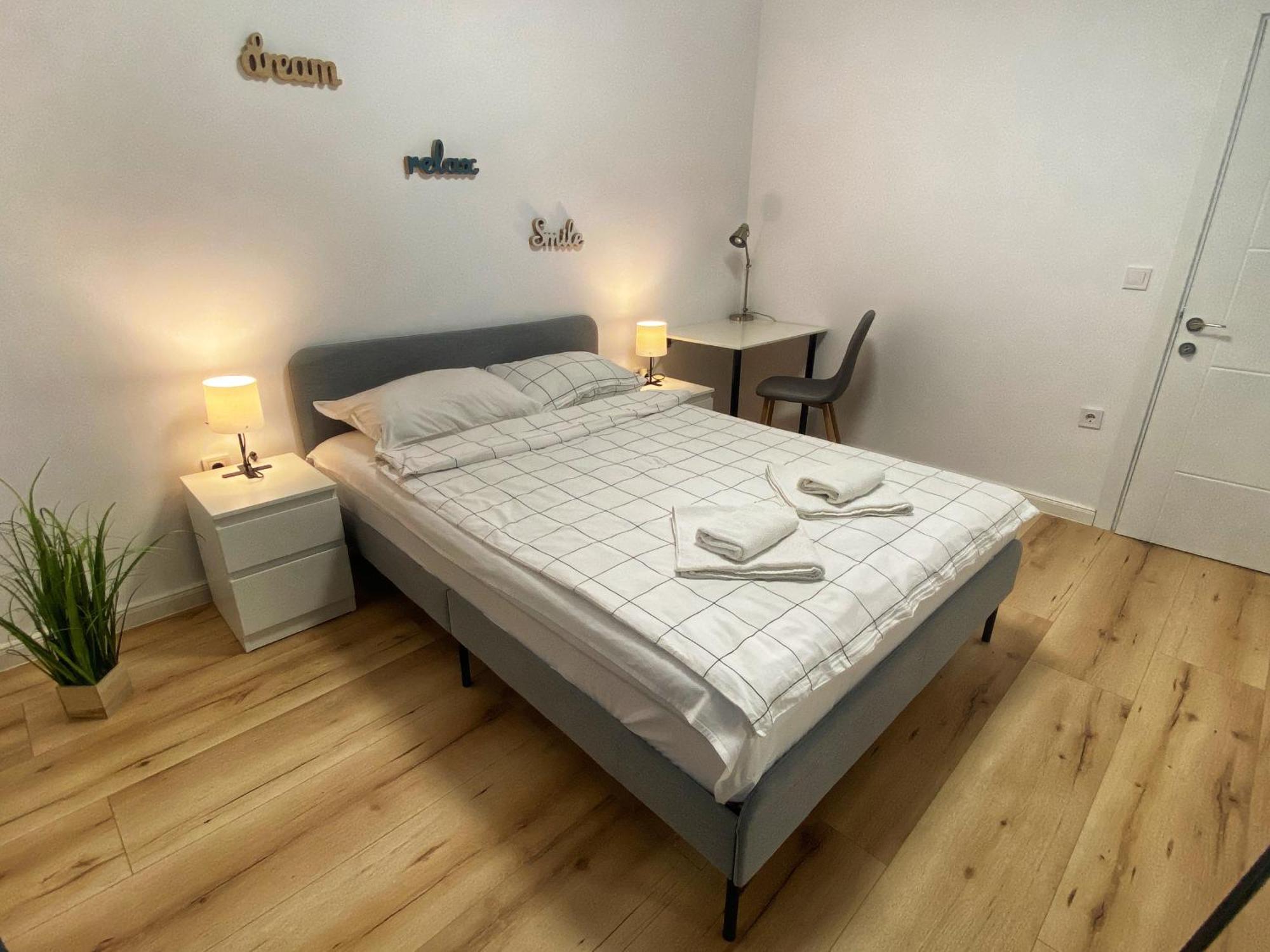 Emma'S Sweet Apartment - Close To Varna Centre エクステリア 写真
